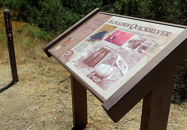 Replacement Sign at the Mine Hill/Senador Mine Trail junction