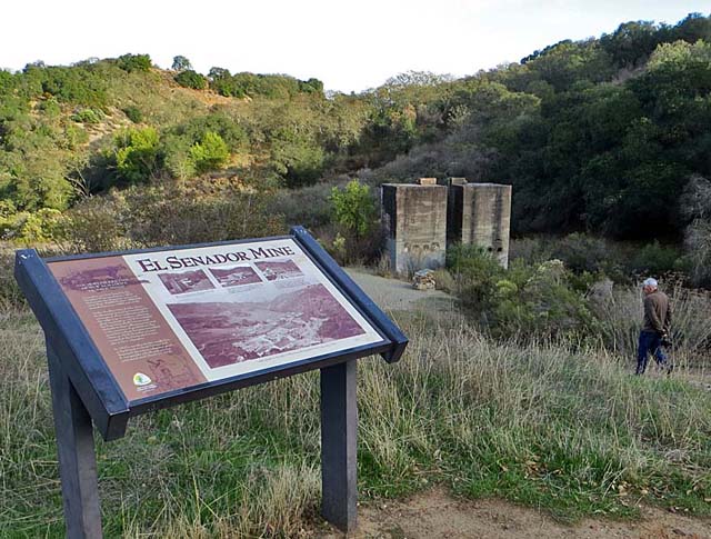 Senador Mine sign, 11/17/15